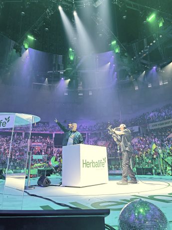 Herbalife — Dance Extravaganza, Polsko — moderátor Ondra Vodný